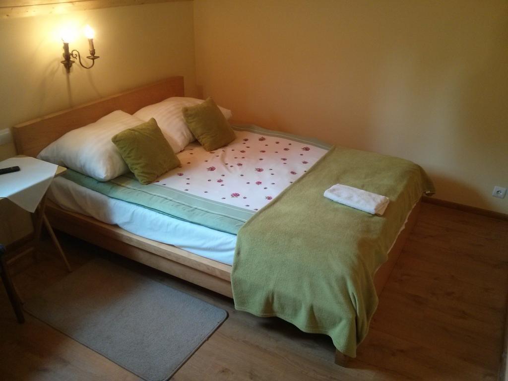 Bed and Breakfast Zbójna Debra Golejów Habitación foto